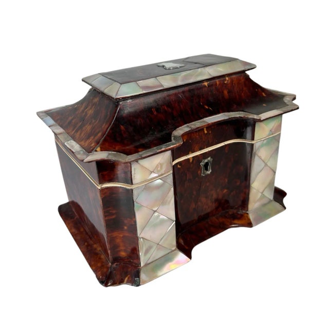 Mid 19th Century Faux Tortoiseshell Tea Caddy With Inlaid Mother of Pearl For Sale In Dallas - Image 6 of 9