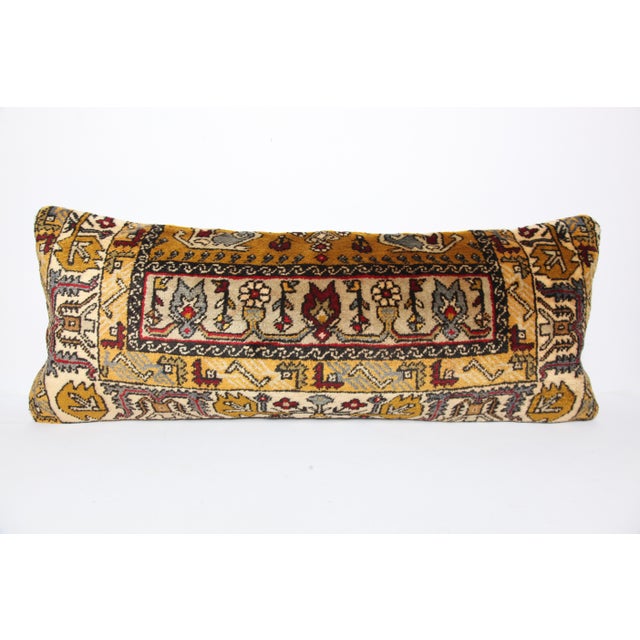 Here i am listing a 100% Handmade double knotted rug pillow cover, made from Vintage Yahyalı carpet rug. This’s a modern...