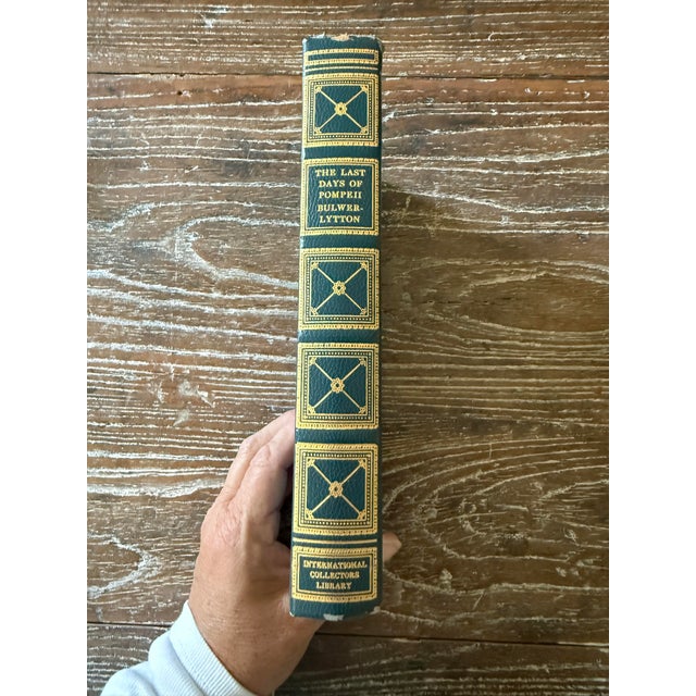 Animal Skin The Last Days of Pompeii 1946 International Collectors Library Leather Bound Classic Novel by Edward Bulwer-Lytton Vintage Book For Sale - Image 7 of 9