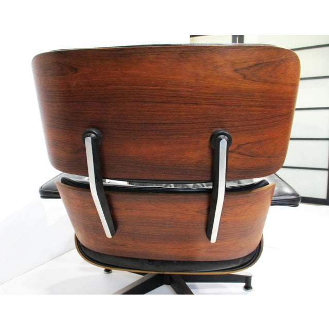 Early Eames Rosewood 670 Lounge Chair and Ottoman for Herman Miller (A) For Sale - Image 9 of 12