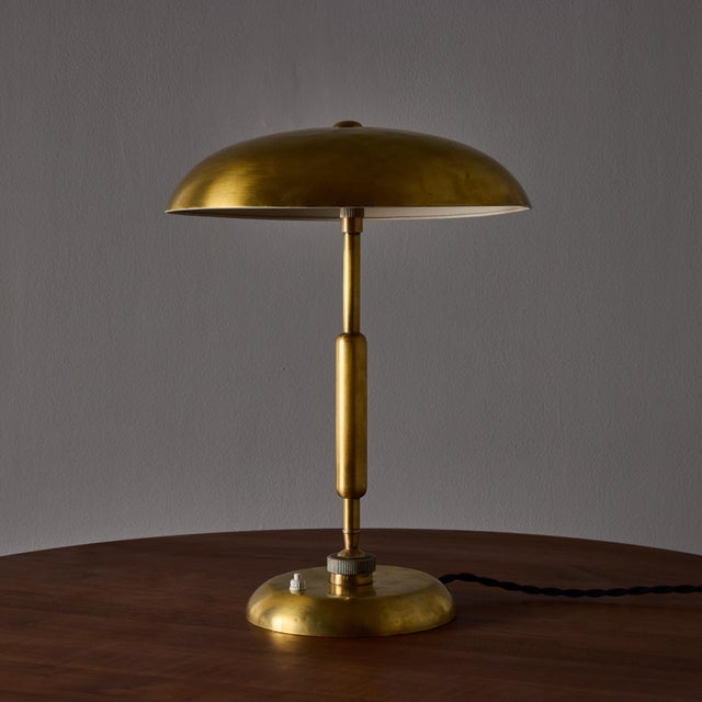 Lariolux 1940s Giovanni Michelucci Patinated Brass Adjustable Banker Lamp for Lariolux For Sale - Image 4 of 18