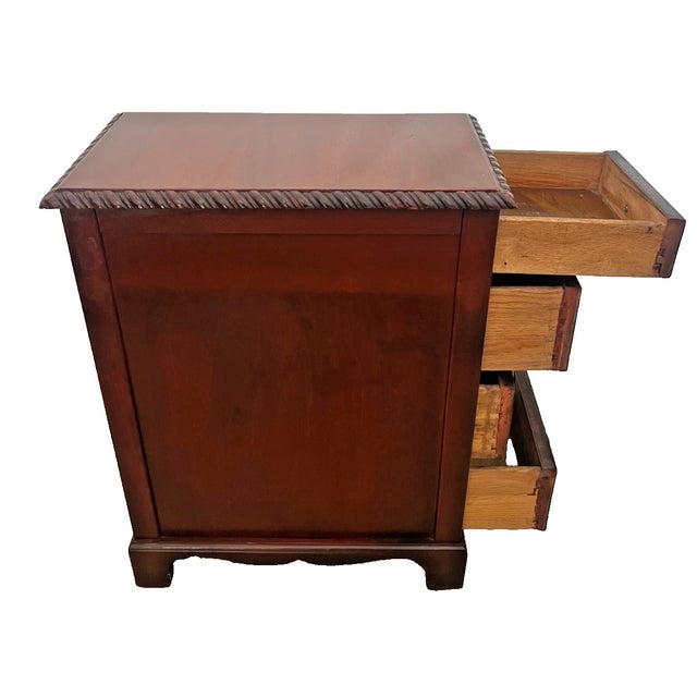 American Vintage Mahogany Nightstand Cabinet Chest Four Drawers Rope Twist Carved Top For Sale - Image 3 of 10
