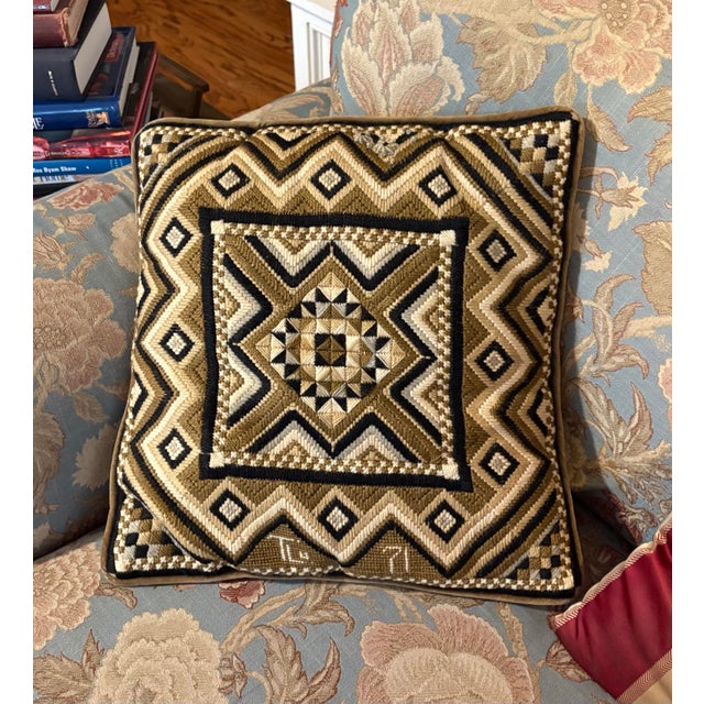 1970s Vintage 1971 & Signed Bargello Needlepoint Pillow - Handmade of Wool and Velvet by Textile Artist T. Lu Nixon - Mid Century Modern - Boho Chic - MCM For Sale - Image 5 of 5