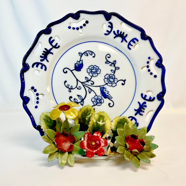 Vintage Home is pleased to offer this lovely hand painted tole easel with botanical flora from the 1950s. The easel will...