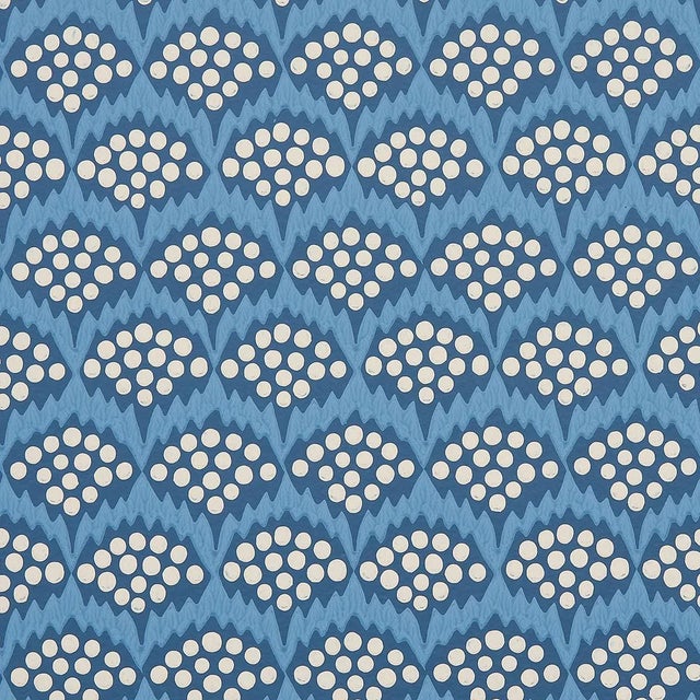 Contemporary Sample - Schumacher x Neisha Crosland Pollen Wallpaper in French Blue For Sale - Image 3 of 5
