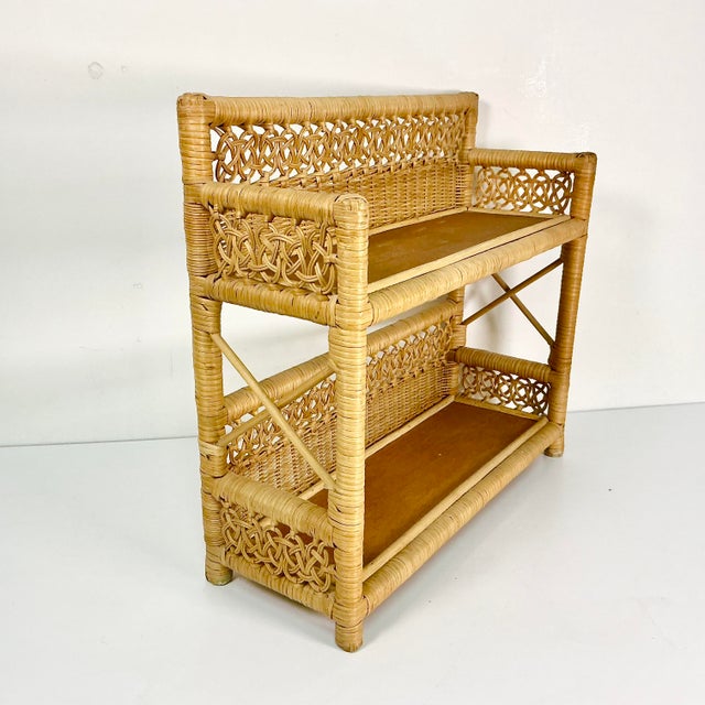 Mid-Century Boho Chic Coastal Arts & Crafts Double Knot Loop Wicker Wall Shelf For Sale - Image 15 of 16