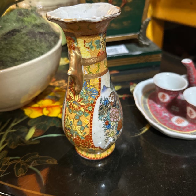 1970s Vintage Small Asian Style Ceramic Vase With Gold Accents For Sale - Image 5 of 6