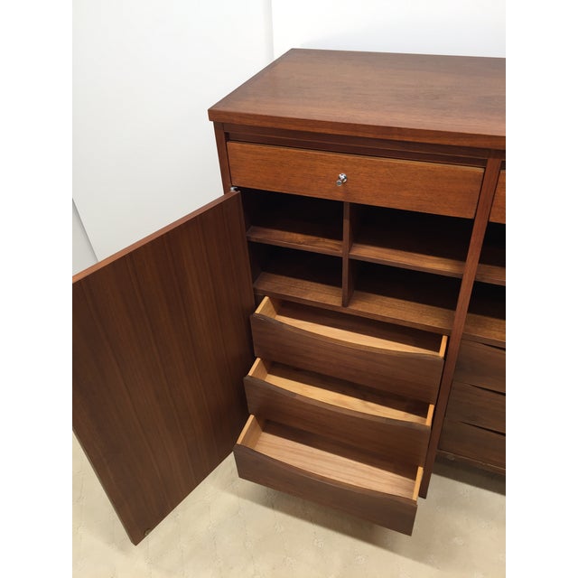 Mid 20th Century Lane Delineator Fitted Interior High Chest Designed by Paul McCobb in Walnut With Chrome Hardware For Sale - Image 9 of 18