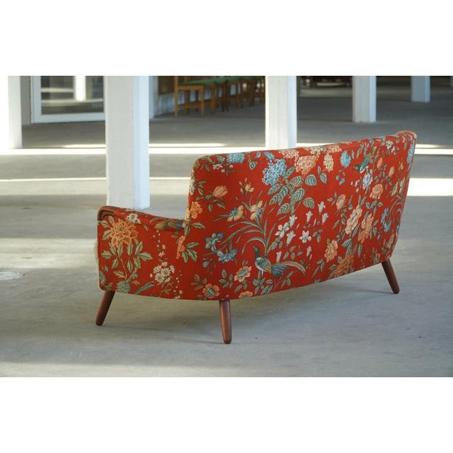 Textile Mid-Century Modern Danish Curved Sofa in Floral Fabric and Lambswool, 1960s For Sale - Image 7 of 17