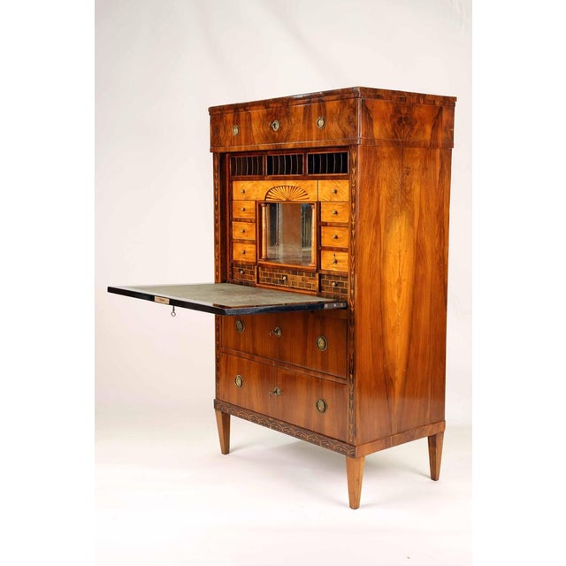 Classicist Secretary in Walnut, 1800s For Sale - Image 13 of 18