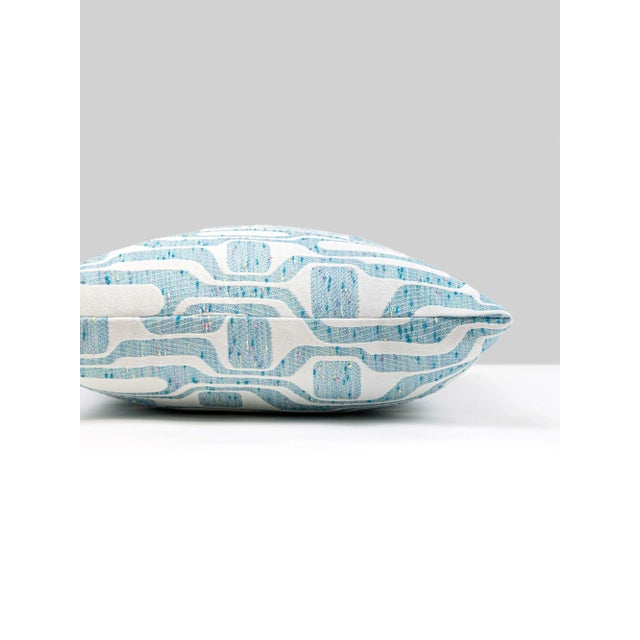 This happy and chic cotton blend takes inspiration from iconic 60s style. Offered in 6 mod-like hues, Telly makes a...