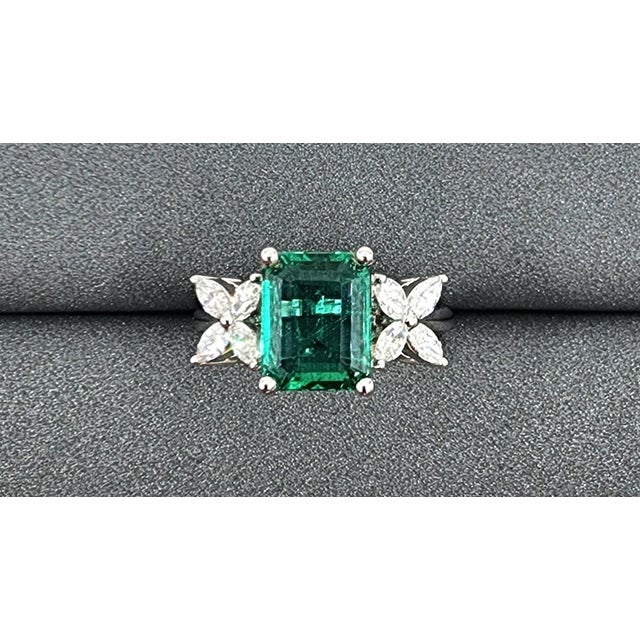 3.38 Ct Gia Certified Zambian Emerald & Diamond Ring Size 6.5 For Sale - Image 4 of 9