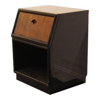 Henredon Furniture Scene III Collection Asian Inspired Contemporary Style 22" Black Lacquered Nightstand 4421-06 For Sale
