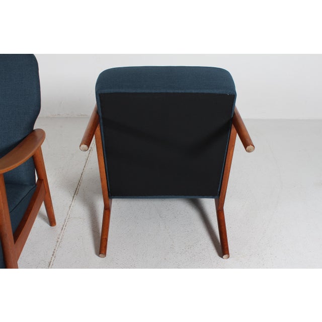 Danish Easy Chairs in Beech and Blue Fabric by Fritz Hansen, 1950-1960, Set of 2 For Sale - Image 14 of 15