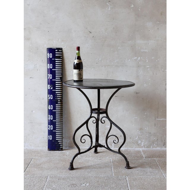 Black French Antique Arras Bistro Table in Wrought Iron with Horseshoe Feet, 1890s For Sale - Image 8 of 12