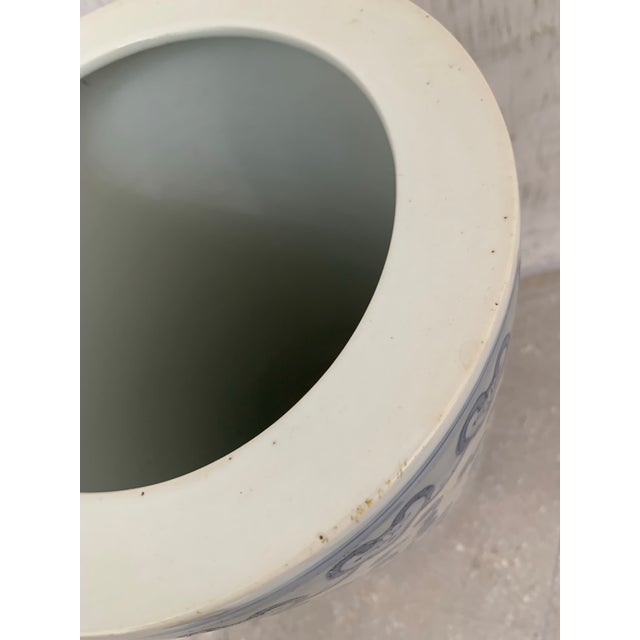 1980’s Vintage Chinoiserie Blue and White Chinese Porcelain Umbrella, Cane Stand or Floor Vase Adorned With Chrysanthemums and Vines For Sale - Image 10 of 12