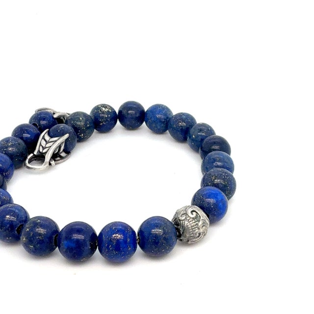 David Yurman 1990s David Yurman Lapis Lazuli Carved Beads Bracelet 8.5" 8 Mm Silver Estate For Sale - Image 4 of 4