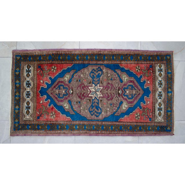 1970s Hand Knotted Small Oushak Rug Mini Rug Mat - 1'10" X 3'5" For Sale - Image 14 of 14