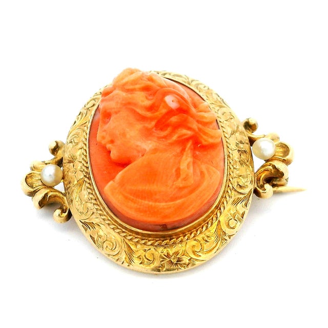 Victorian Late 19th Century Victorian Hand-Carved Mediterranean Coral Cameo Brooch in 14k Gold With Seed Pearls For Sale - Image 3 of 13