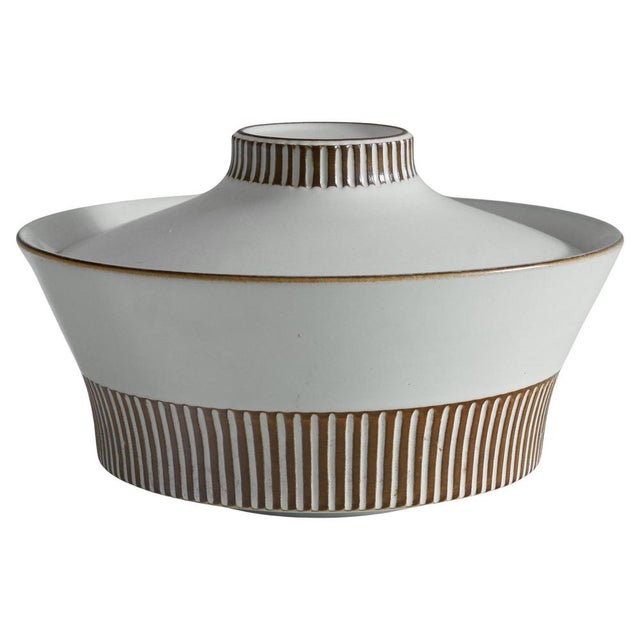 Gold Mid-Century Modern Cleopatra Lidded Bowl by Willem de Vries for Fris Edam, 1961 For Sale - Image 8 of 8