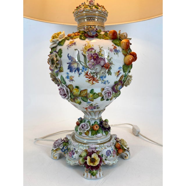 Baroque-Style Table Lamp from Sitzendorf Porcelain Factory, 1890s For Sale - Image 6 of 18