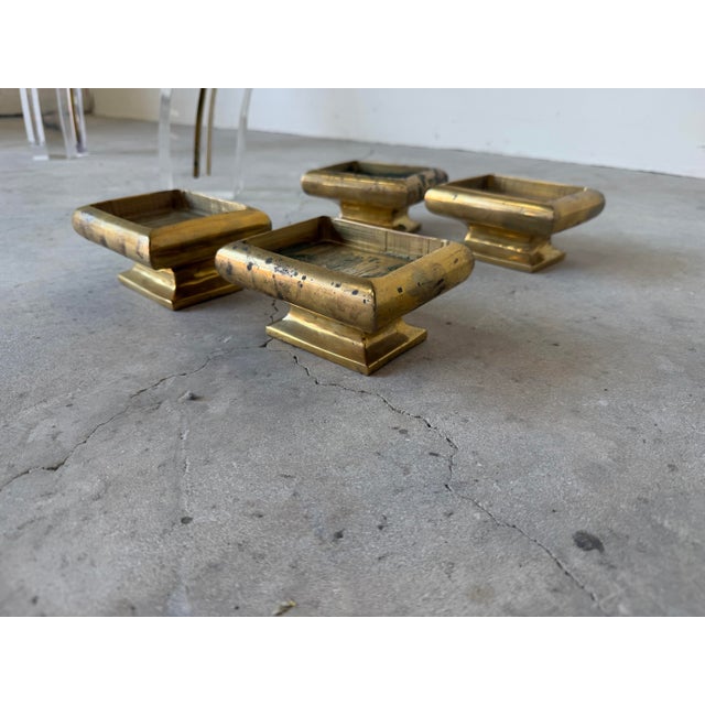 Glamorous Vintage Jeffrey Bigelow Style Lucite & Brass Sculptural Round Coffee Table With Glass Insert For Sale - Image 11 of 12