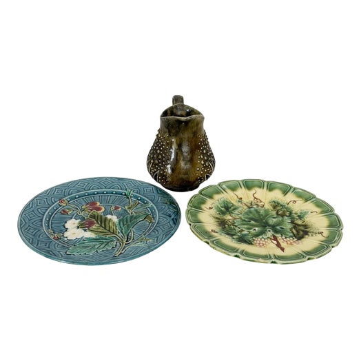 Majolica Plates with Floral Motifs and Pitcher, Set of 3 For Sale