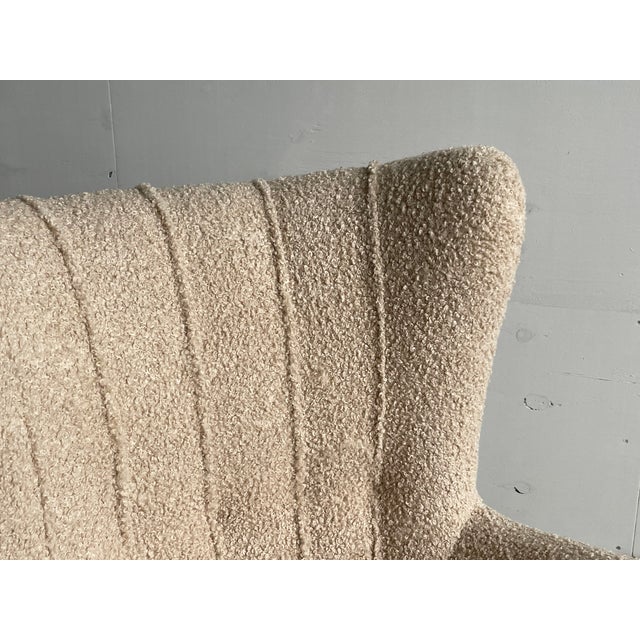 1950s Mid-Century Modern Wingback Lounge Chair in Bouclé by Mogens Lassen for Fritz Hansen, 1950s For Sale - Image 5 of 8