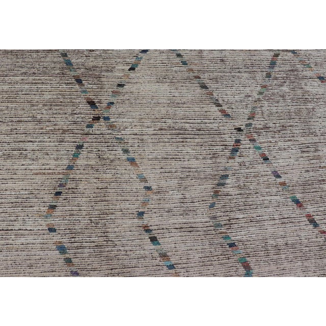 2020s Modern Moroccan Rug in Wool With in Off White & Accent Colors For Sale - Image 5 of 12