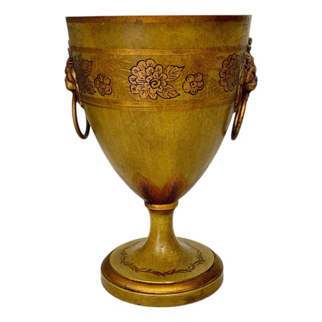 Vintage Mottahedeh Design Made in France Cache Pot With Lions Head Knockers. For Sale