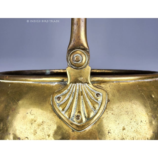 Victorian 19th Century European Hammered Brass Cauldron With Handle and Paw Feet For Sale - Image 3 of 9