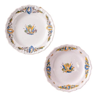 Rococo Faience Flag Plates from Moustiers, 1750s, Set of 2 For Sale