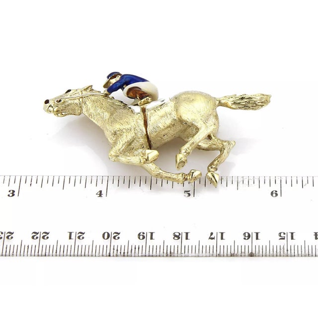 Late 20th Century Martine Enamel Jockey & Race Horse Large 18k Yellow Gold Brooch Pin For Sale In Miami - Image 6 of 6