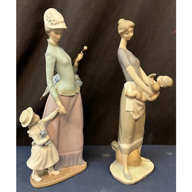 Lladro Late 20th Century Lladro Duo: Mother & Child (#4575), Lady with Umbrella & Girl (#1353) - A Pair For Sale - Image 4 of 11