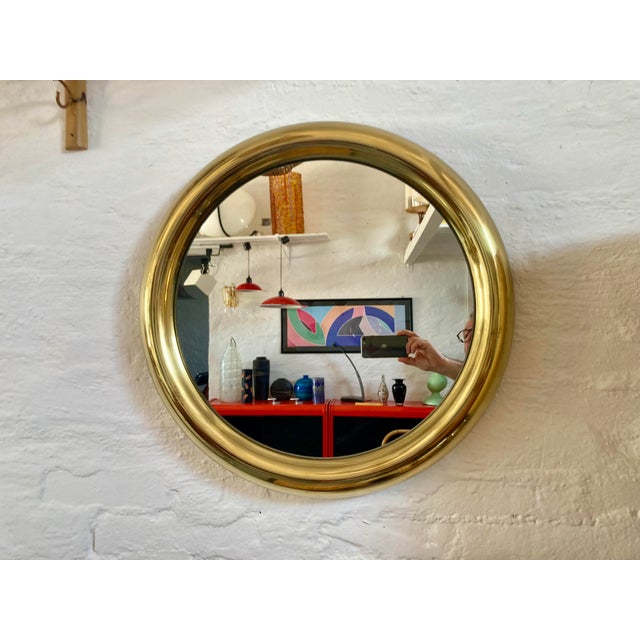 Italian Gilt Mirror, 1970s, in Flawless conditions. Designed 1970 to 1979