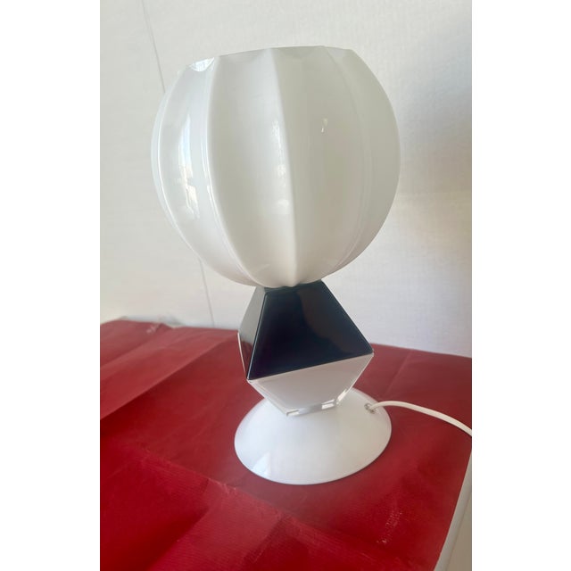 2000 - 2009 Black and White Blown Glass Table Lamp, 2005 For Sale - Image 5 of 6