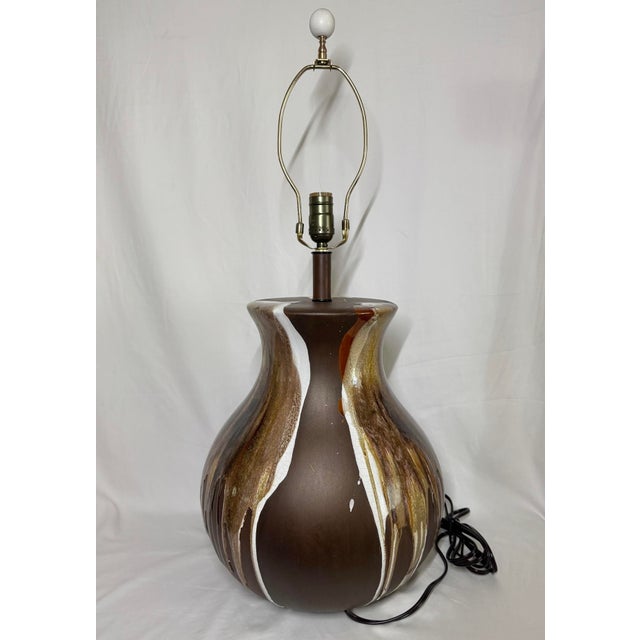 Mid-Century Modern Mid Century Modern Brown White Drip Glaze Pottery Lamp For Sale - Image 3 of 12
