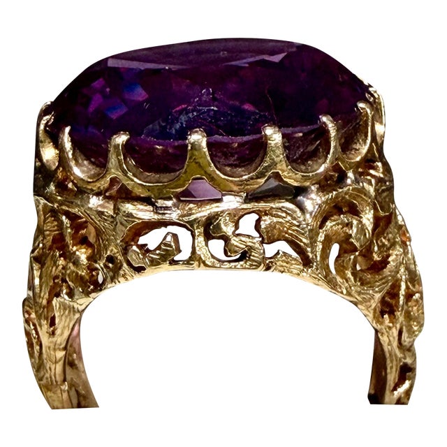 15 Carat Round Amethyst Cocktail Ring in 18 Karat Yellow Gold, 13.4 Gm For Sale
