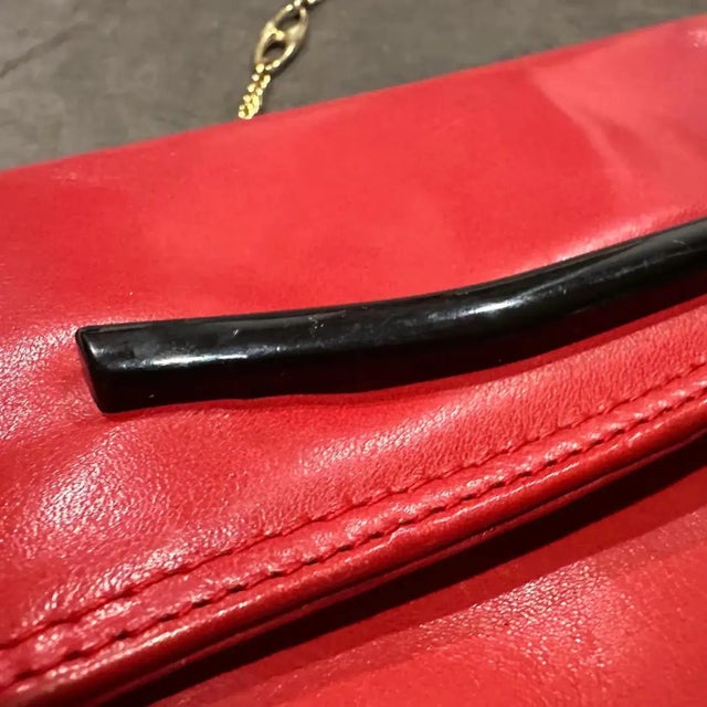 1980s Red Leather and Brass Chain Italian Shoulder Bag For Sale - Image 12 of 12