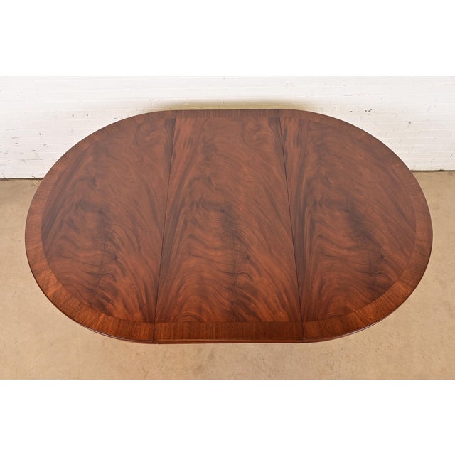 Henkel Harris Empire Banded Flame Mahogany Pedestal Extension Dining Table, Newly Refinished For Sale - Image 9 of 14
