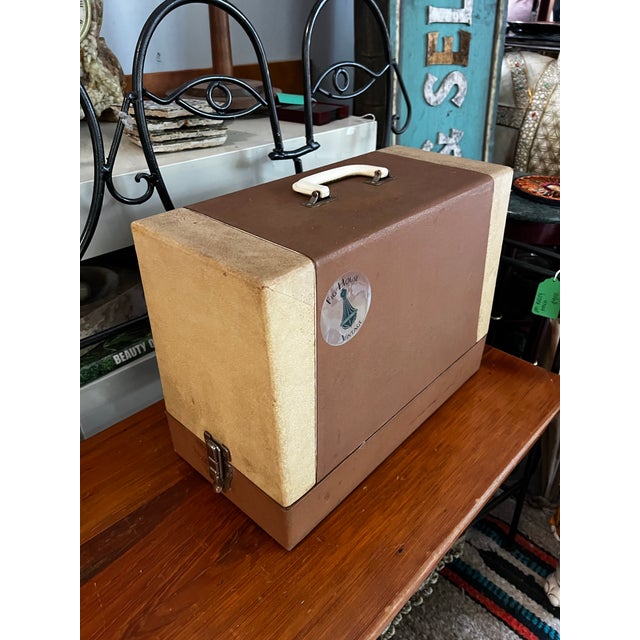 Metal Vintage Working Singer Sewing Machine and Cover For Sale - Image 7 of 12