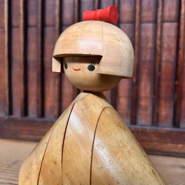 Cute vintage kokeshi: 'Bamboo Girl'. Unique stylized design with the body and base made of bamboo. Dimensions: height 23...