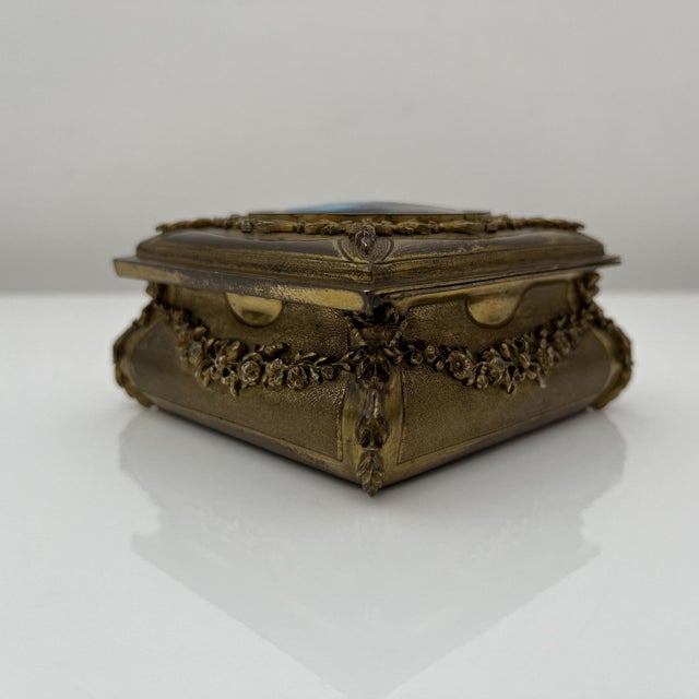Gilt Bronze Box Portrait in Medallion attributed to De Mandre, France, 1900s For Sale - Image 17 of 18