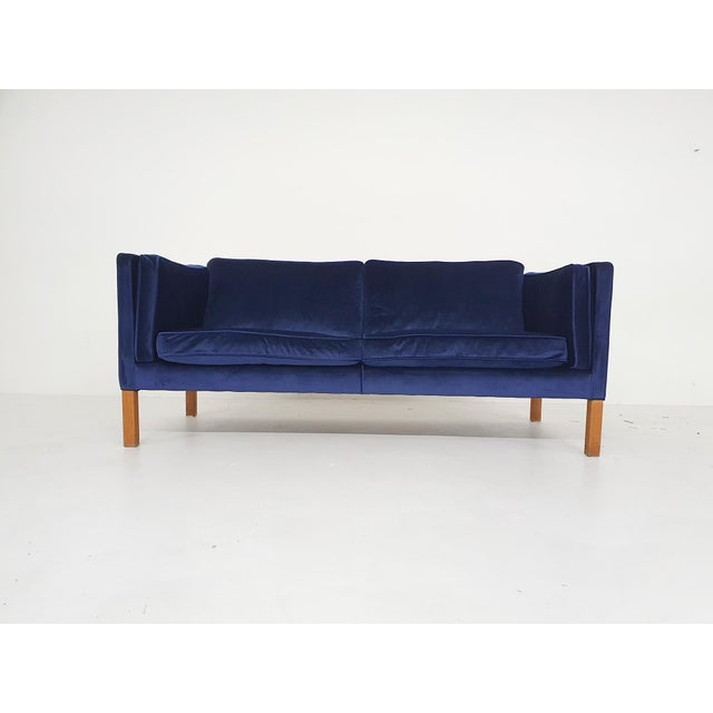 Vintage Model 2335 Couch by Borge and Peter Mogensen for Fredericia, Denmark, 1975 For Sale - Image 3 of 18