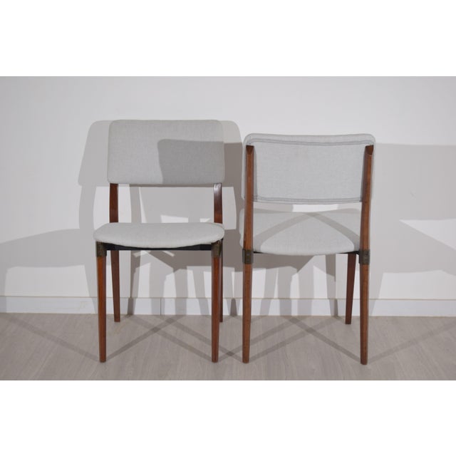 An elegant set of six S82 chairs, designed by Eugenio Gerli and Osvaldo Borsani for Tecno in 1962, are icons of postwar...