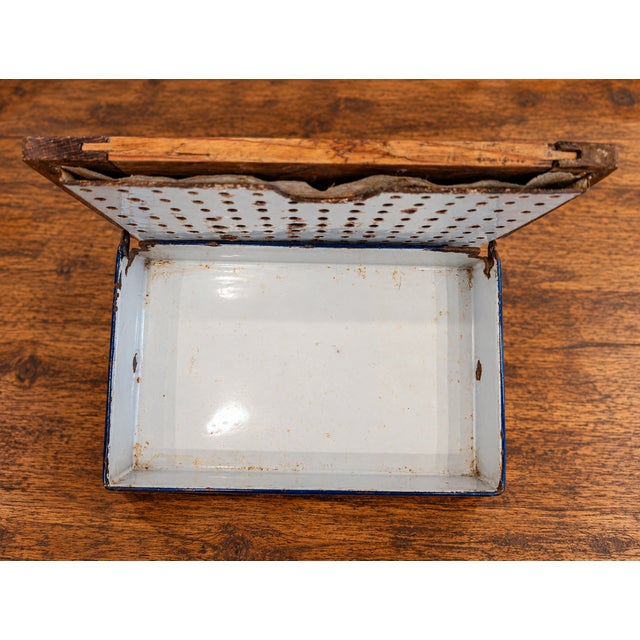 1913 Gebrüder Baumann German Enamel Pharmacy & Laboratory Vessel For Sale - Image 10 of 12