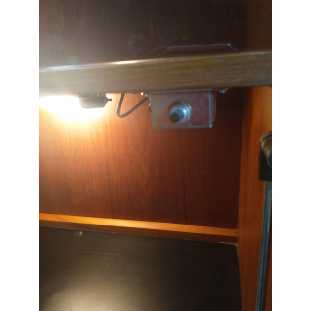 1970s 1970s Mid-Century Dixie Furniture Liquor Cabinet/Display Case For Sale - Image 5 of 12