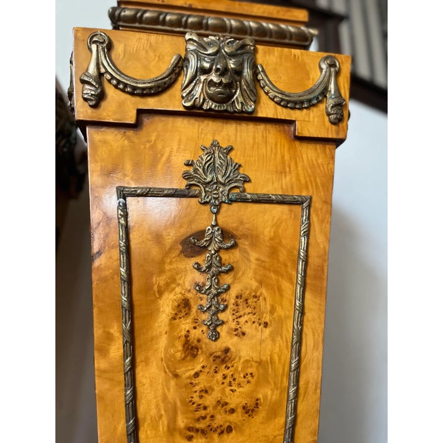 Early 20th Century French Regency Style Pair of Burlwood Veneer Pedestal With Marble Top and Lion Head Brass Detail For Sale - Image 5 of 13