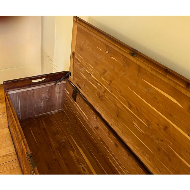 Vintage Cedar Chest, Ferguson Bros. Manufacturing Co. For Sale - Image 10 of 17