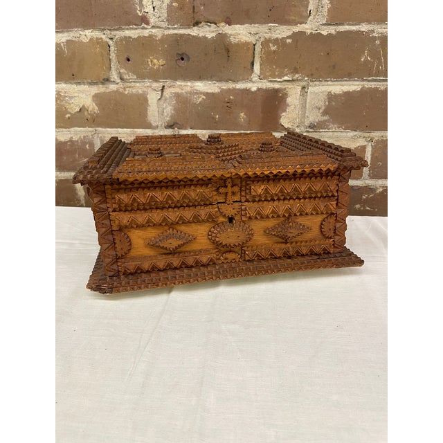 Folk Art Antique Early 20th Century Layered Tramp Art Folk Art Box With Floral Liner For Sale - Image 3 of 8